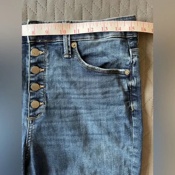 Universal Thread High Rise Jeans - Picture 6 of 7
